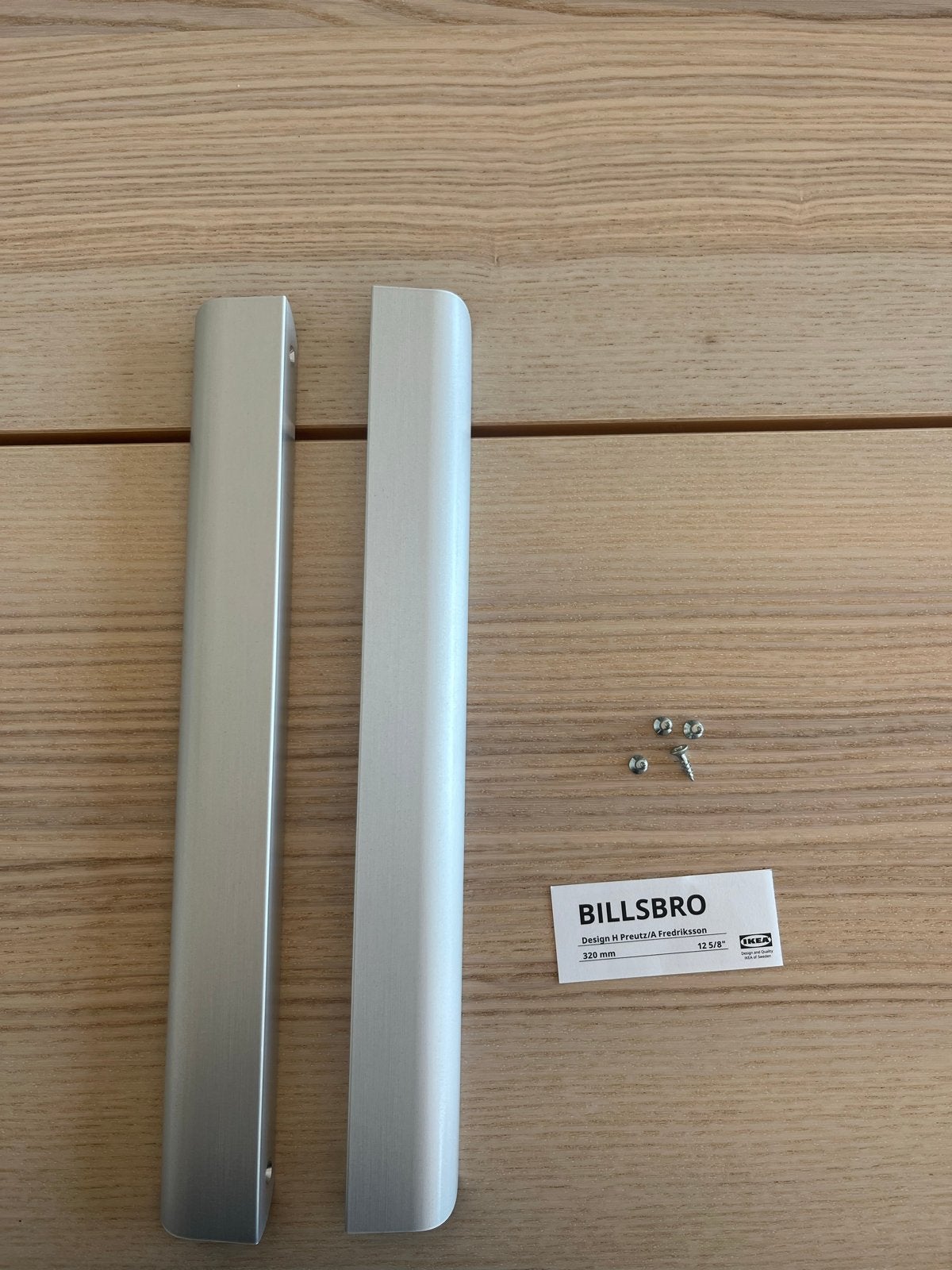 IKEA BILLSBRO handgrepen 320 mm, aluminiumkleur, Ophalen, Nieuw