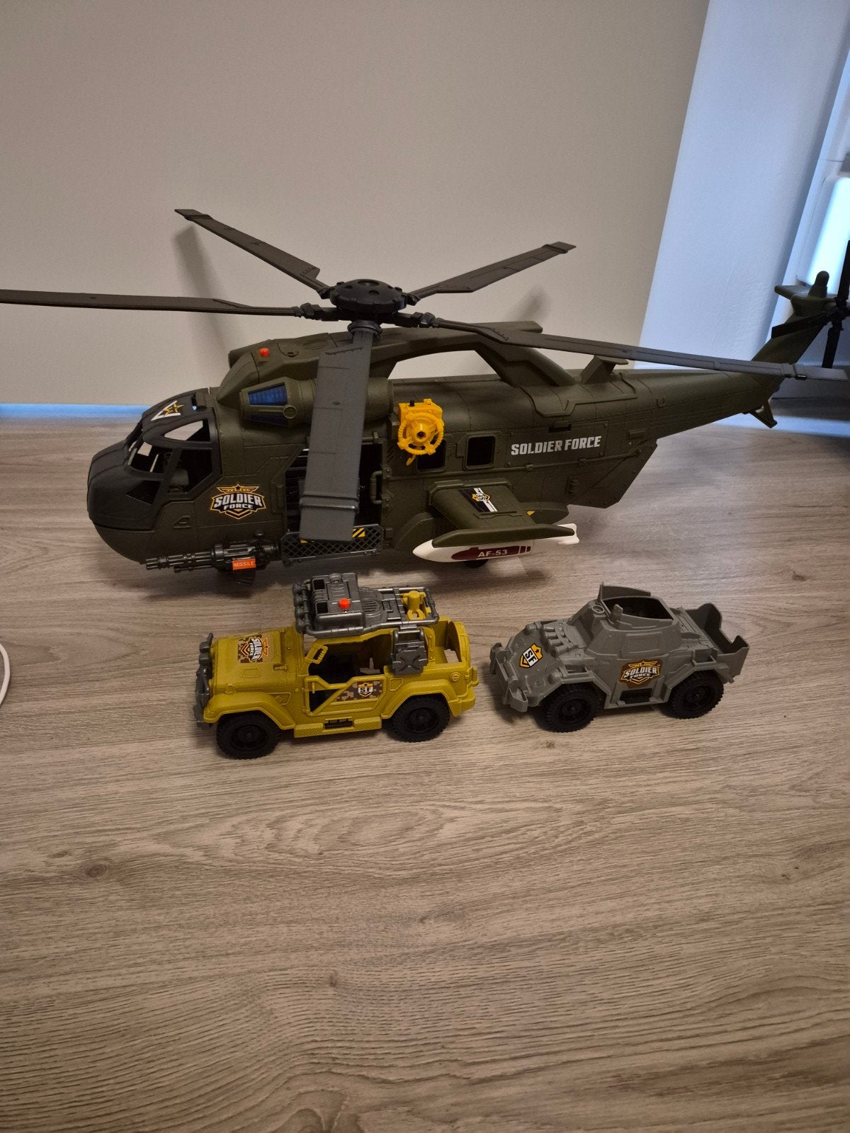 Soldier Force Speelgoedset: Helikopter, Jeep & Pantserwagen, Ophalen, Gebruikt