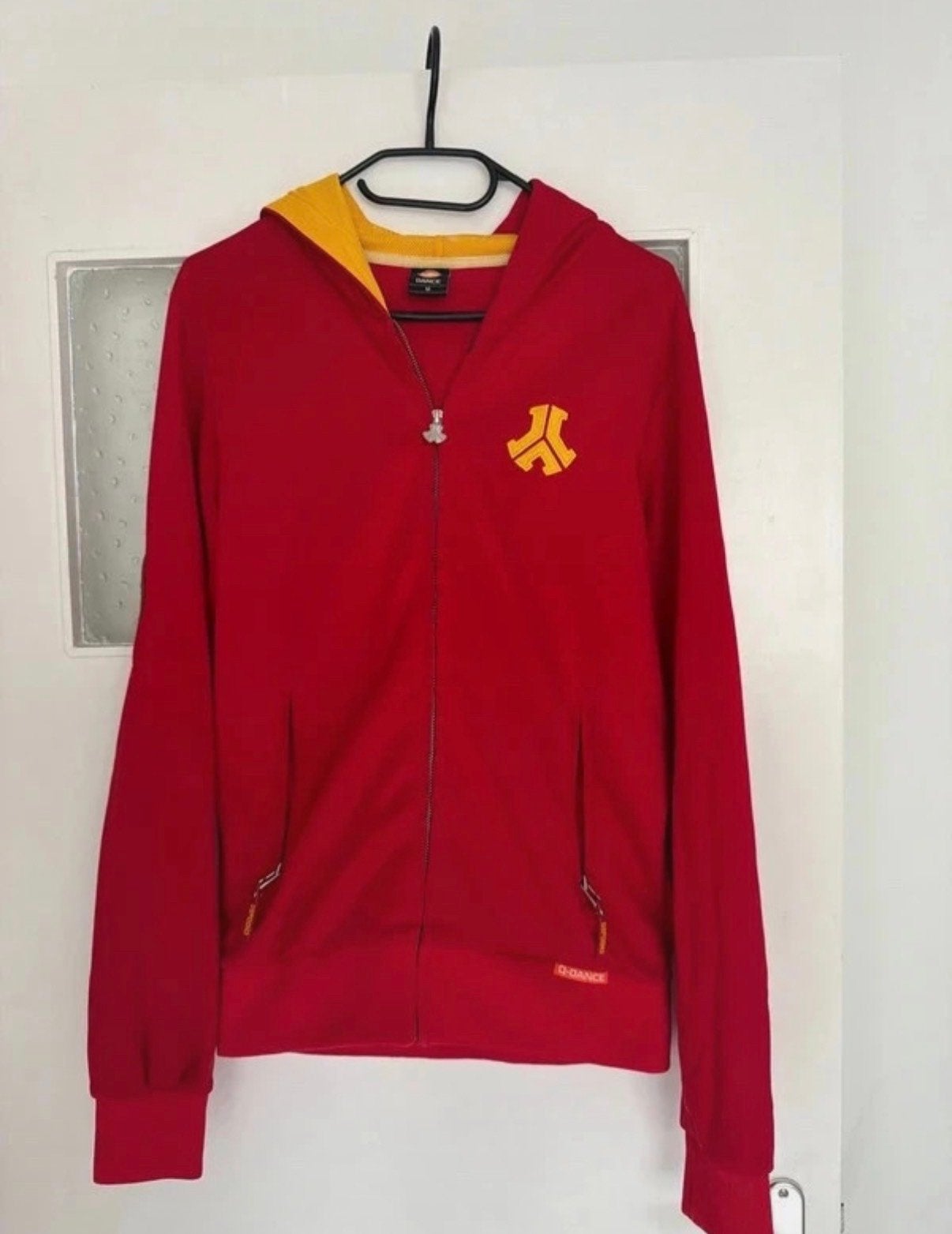 Vintage Q-Dance rood vest hoodie maat M – festival/hardstyle, Ophalen of Verzenden, Zo goed als nieuw, Maat 48/50 (M), Rood