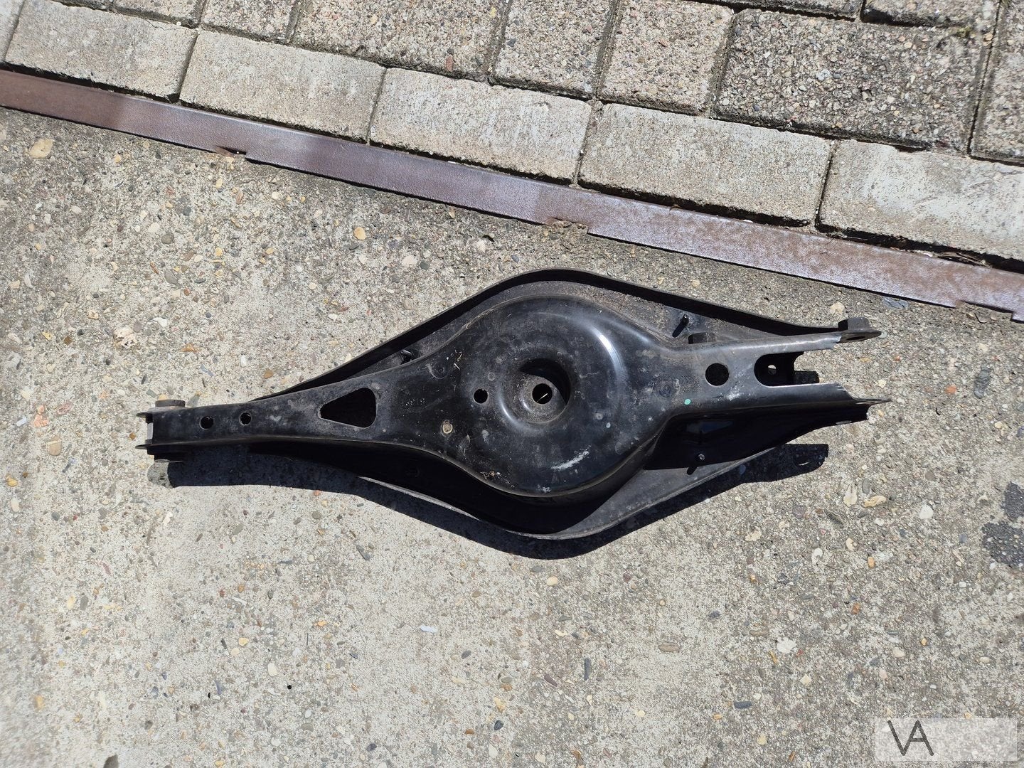 Draagarm links / rechts achter onder voor Lynk & co 01 €40, Gebruikt, -, Overige automerken, -