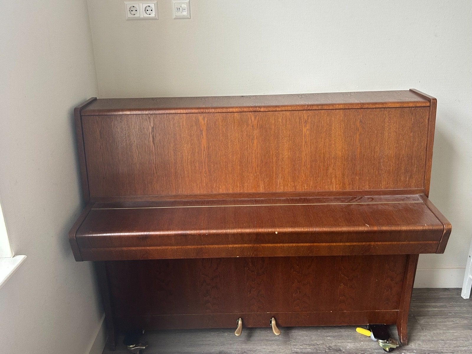 Petrof Piano - Klassiek Model in Goede Staat, Muziek en Instrumenten, Ophalen, Gebruikt, Bruin, Piano