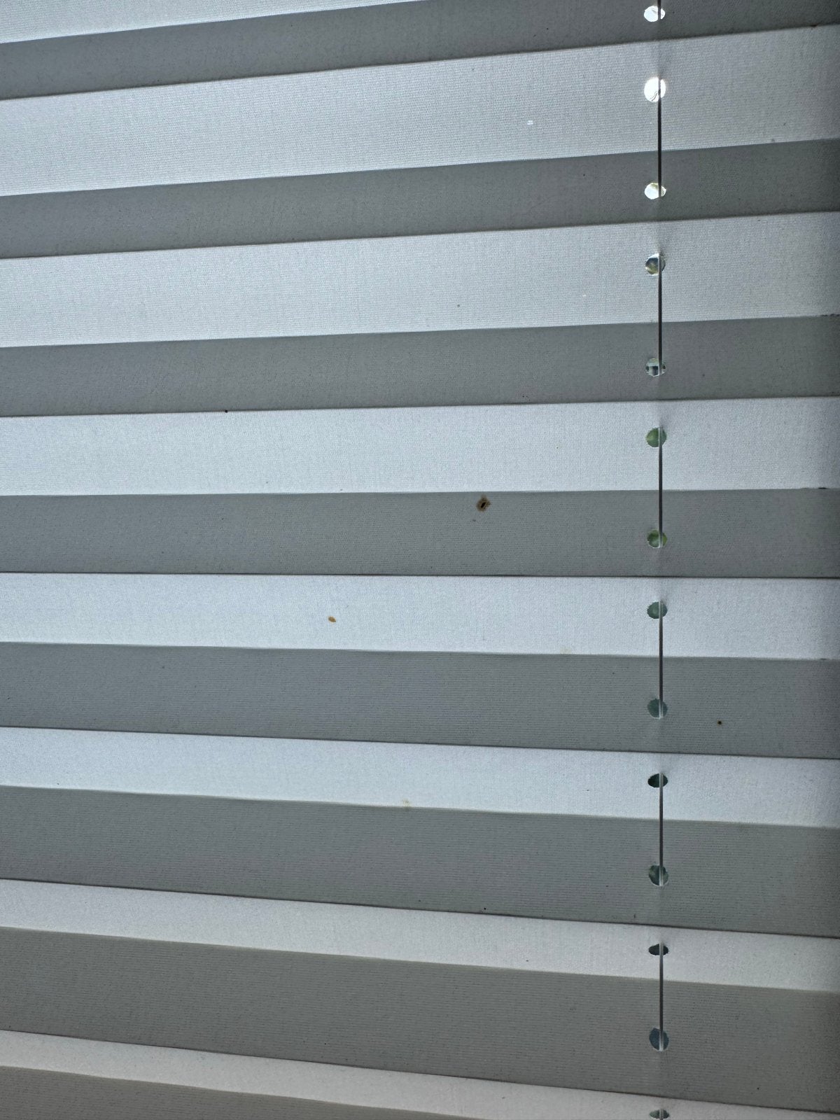 Luxaflex plisségordijn wit/oranje - 2 stuks, Huis en Inrichting, Stoffering | Gordijnen en Lamellen, Gebruikt, Wit, Ophalen of Verzenden