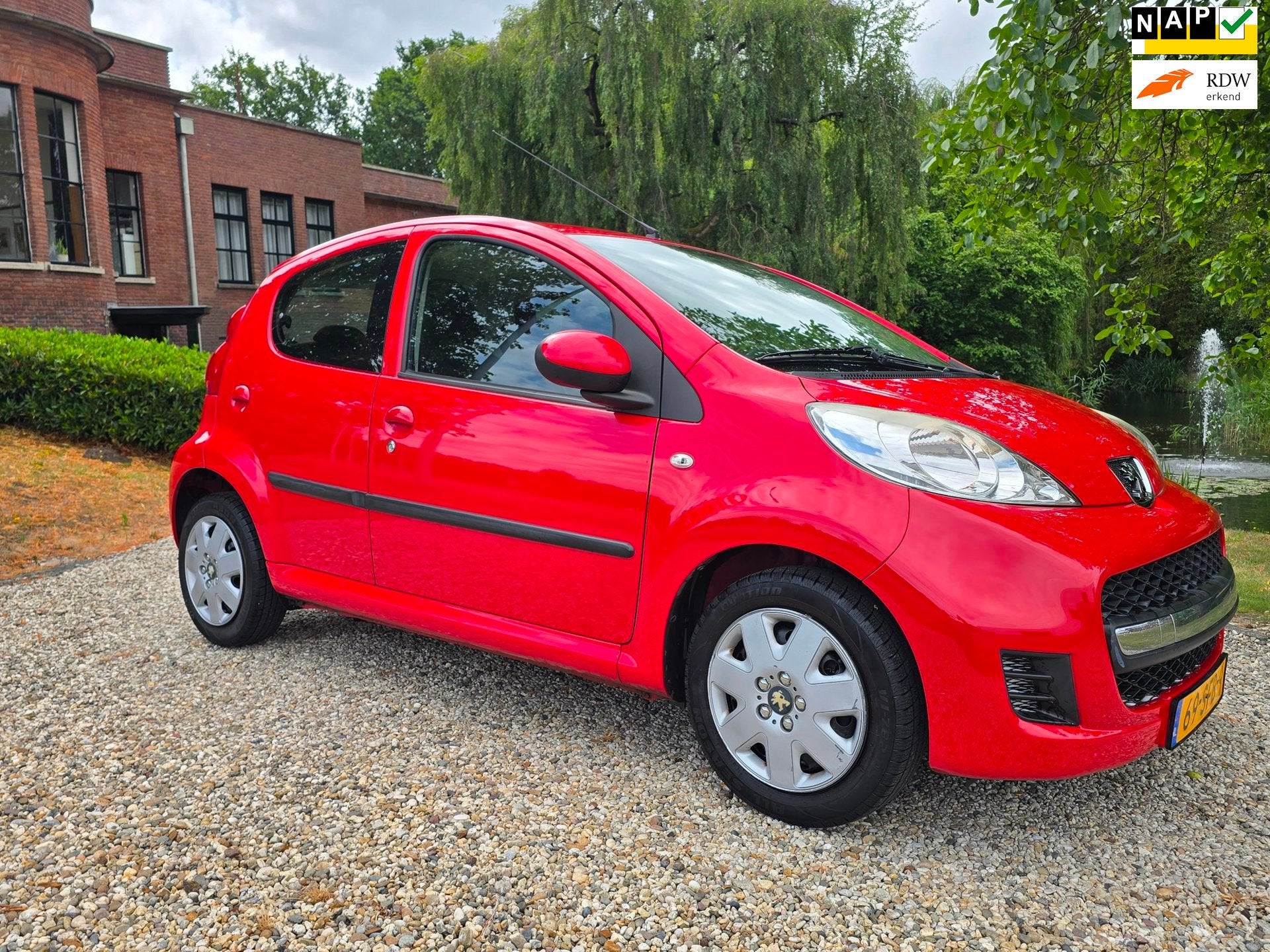 Peugeot 107 1.0-12V XS 5-deurs *apk:05-2027*, Auto's, Peugeot, Voorwielaandrijving, Euro 5, Gebruikt, 4 stoelen