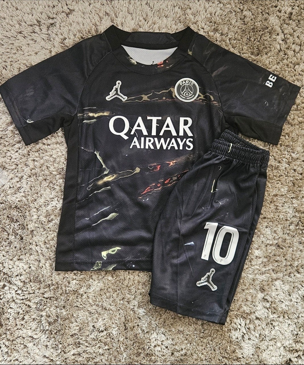 PSG Night Edition Kinder Voetbaltenue Maat 140, Jongen of Meisje, Ophalen of Verzenden, PSG, Nieuw