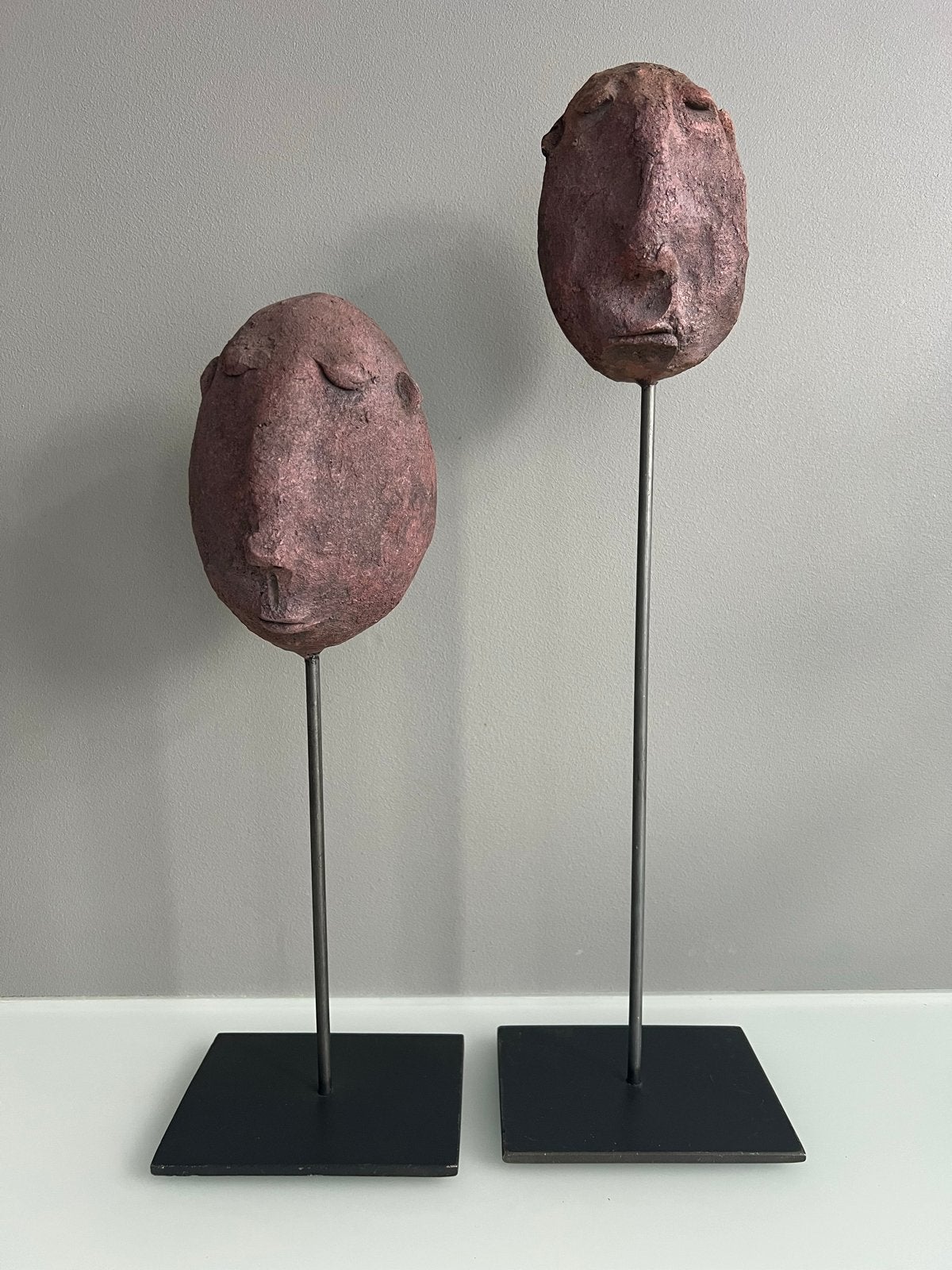 Set van 2 abstracte bustes op sokkel, Ophalen, Natuurlijk materiaal, Buste, Handgemaakt
