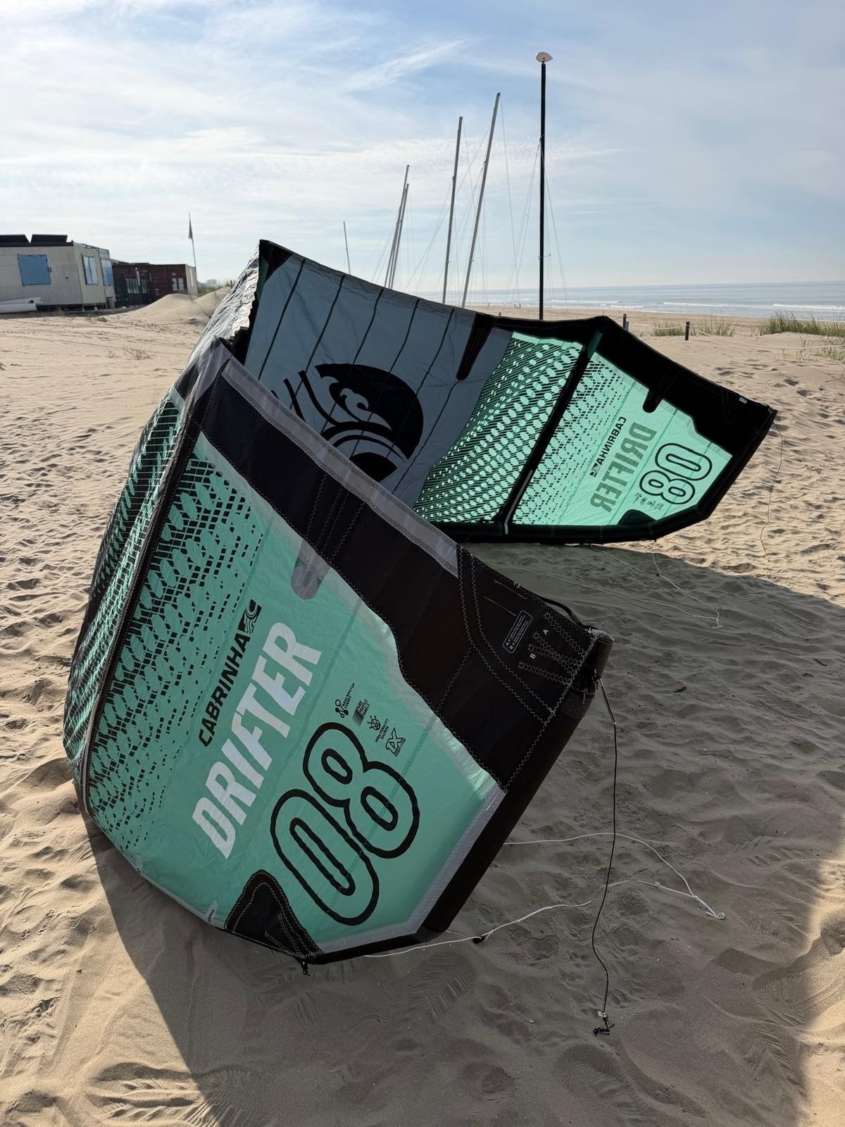 Cabrinha Drifter 08 Kite - Zo goed als nieuw, Watersport en Boten, Ophalen, 8 m², Geen board, Zo goed als nieuw