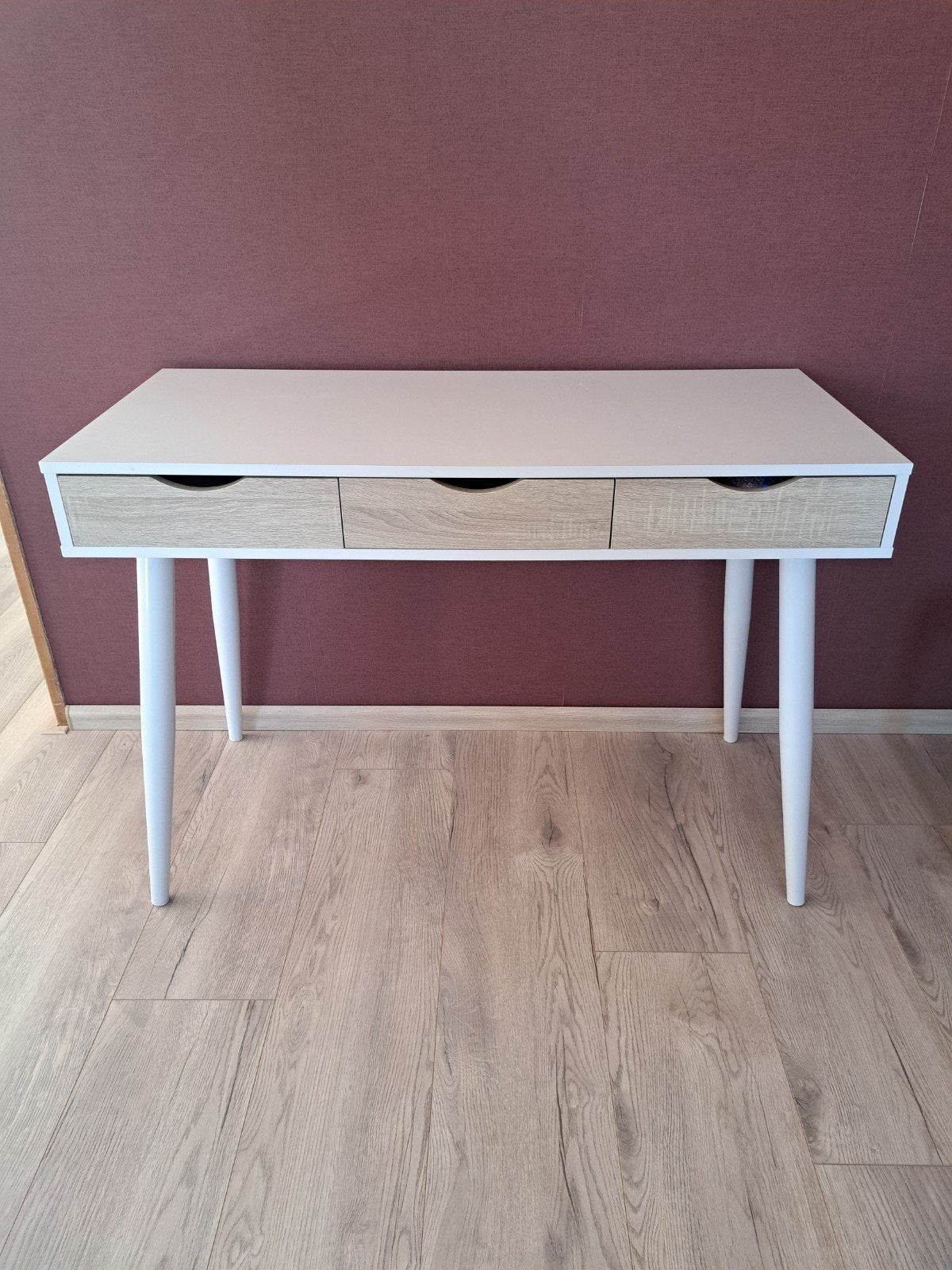 Bureau Montijo wit/bruin van Leen Bakker, Ophalen