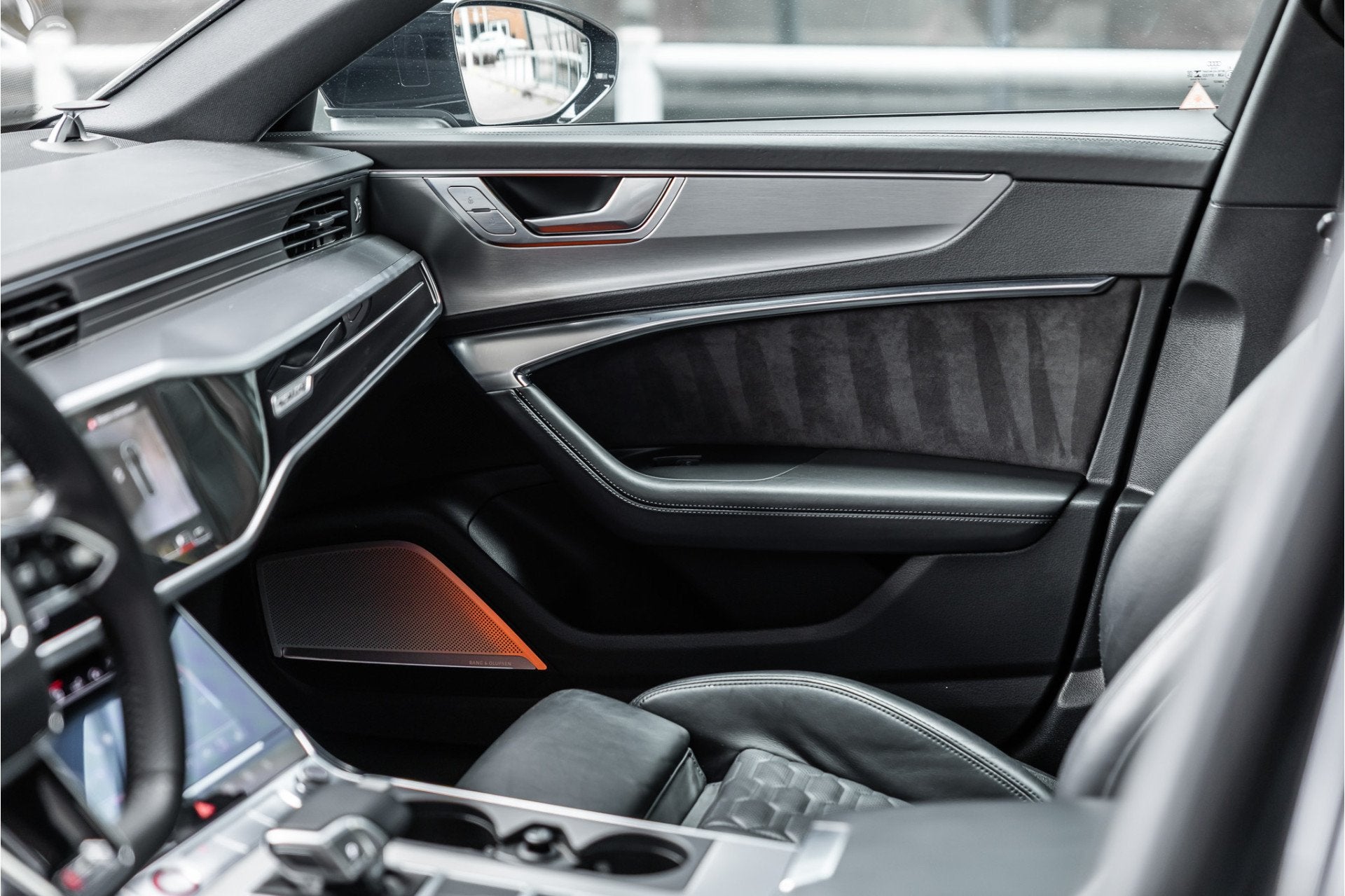 Foto 42 van Audi RS6 Avant 4.0 TFSI Quattro | Keramisch | Dynamic + | Mi