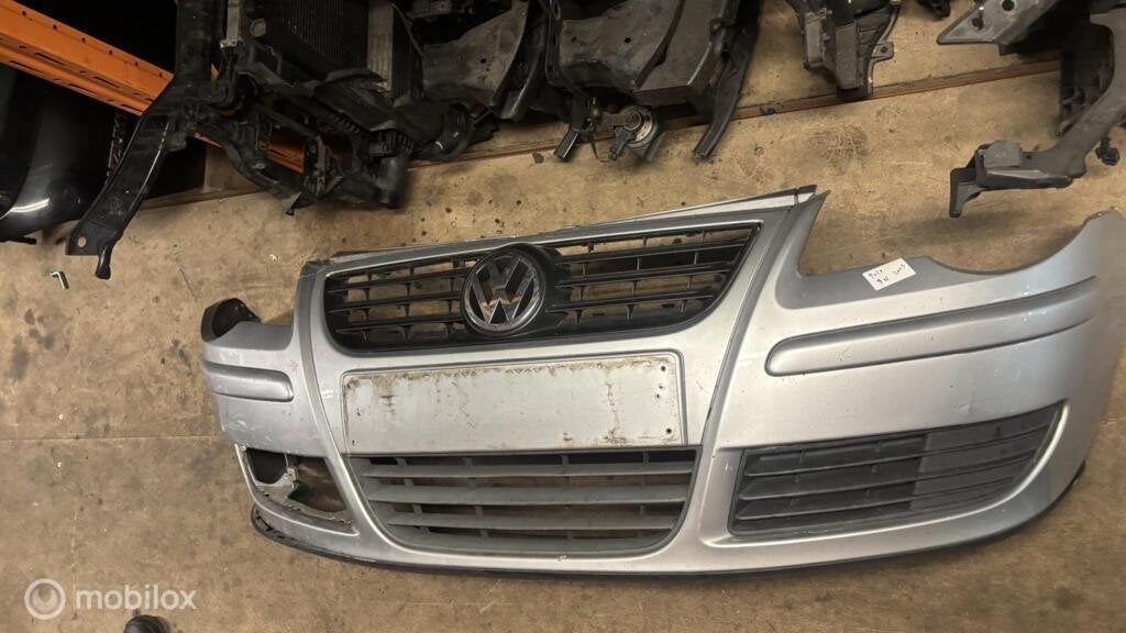 Voorbumper grijs Volkswagen Polo 9N3 ('05-'09), Ophalen, Gebruikt, Bumper, Volkswagen