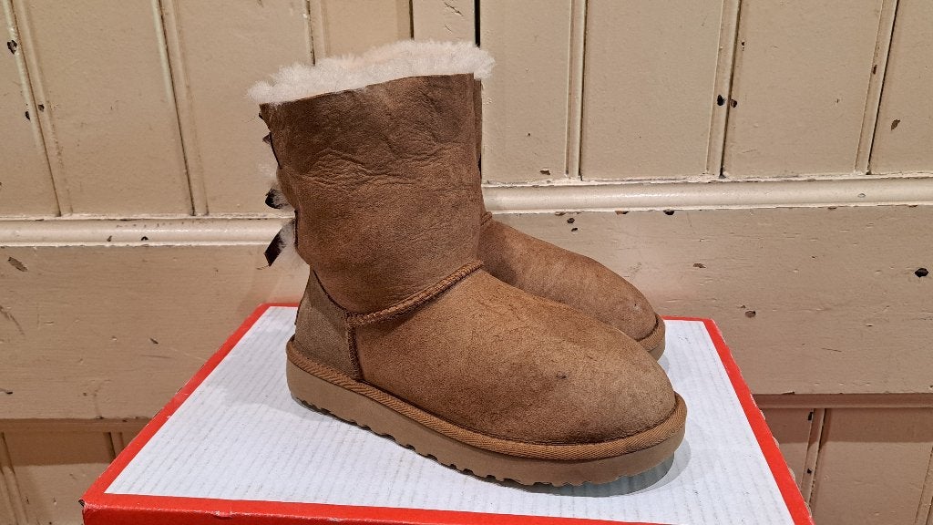 Uggs maat 37, Kleding | Dames, Schoenen, UGG, Bruin, Verzenden, Lage of Enkellaarzen