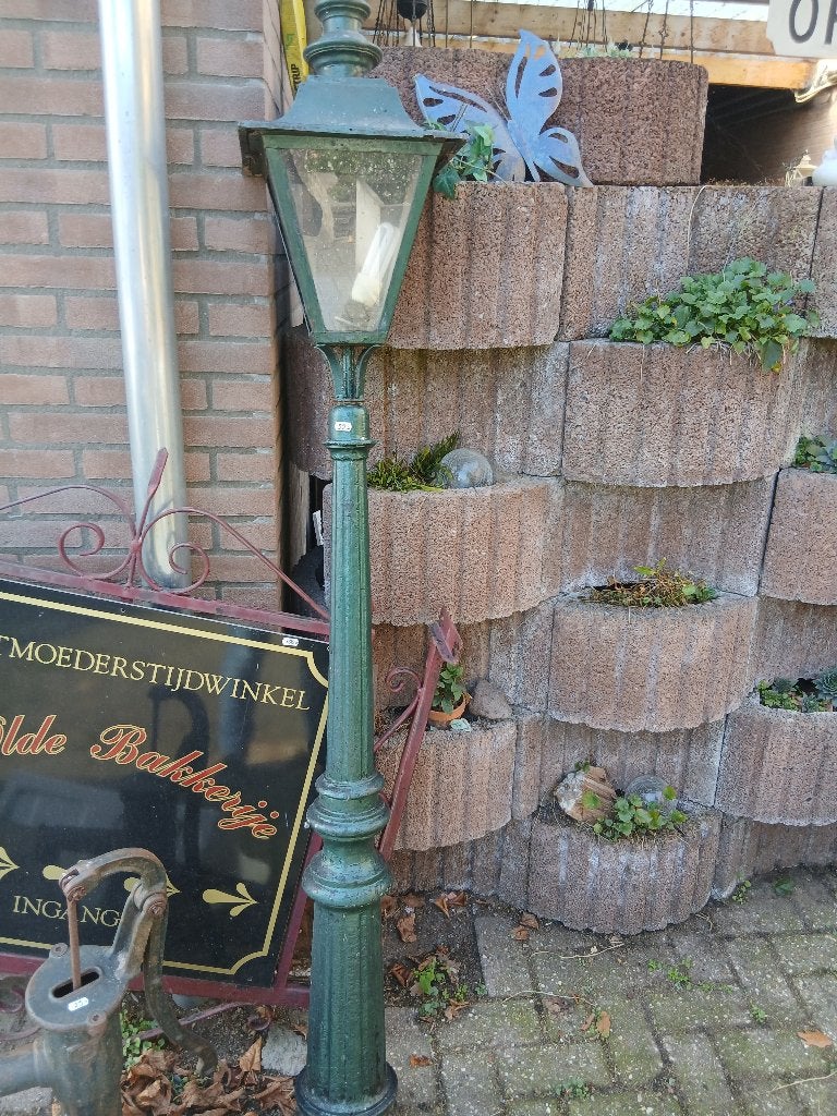 antieke gietijzeren lantaarn 180 cm hoog, Ophalen, Gebruikt, Staande lamp, Netvoeding