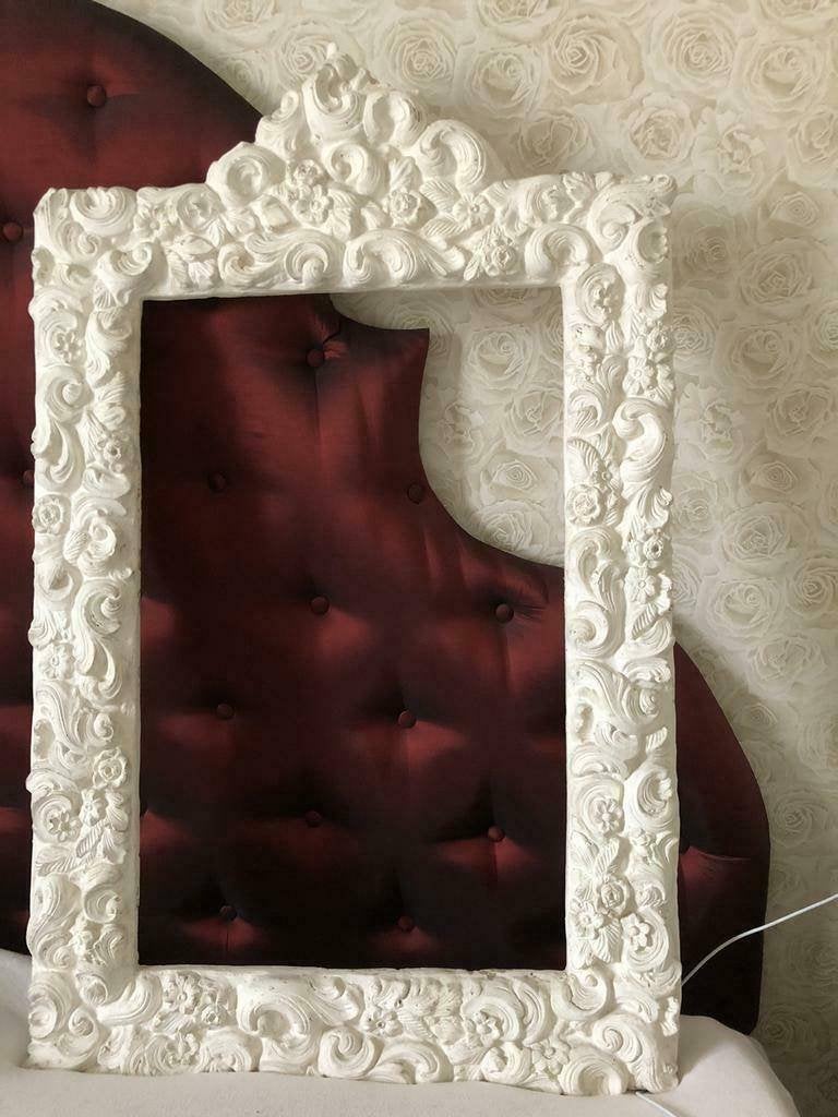 Mooie brocante spiegel lijst van gips met rozen, Ophalen, Overige materialen, 60 cm, Zo goed als nieuw