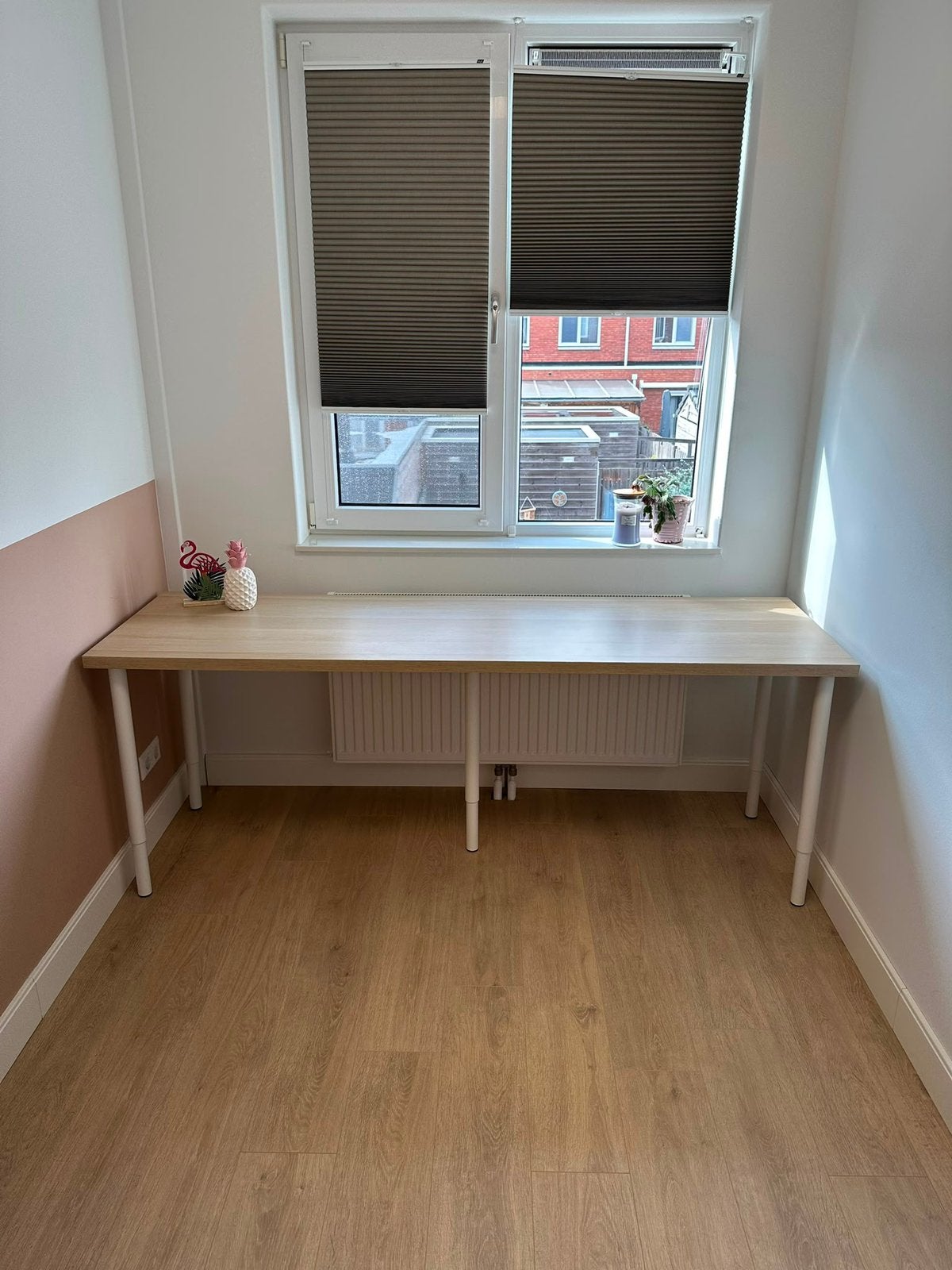 Mooi IKEA bureau 200x60cm, Huis en Inrichting, Ophalen, Scandinavisch, In hoogte verstelbaar, Zo goed als nieuw