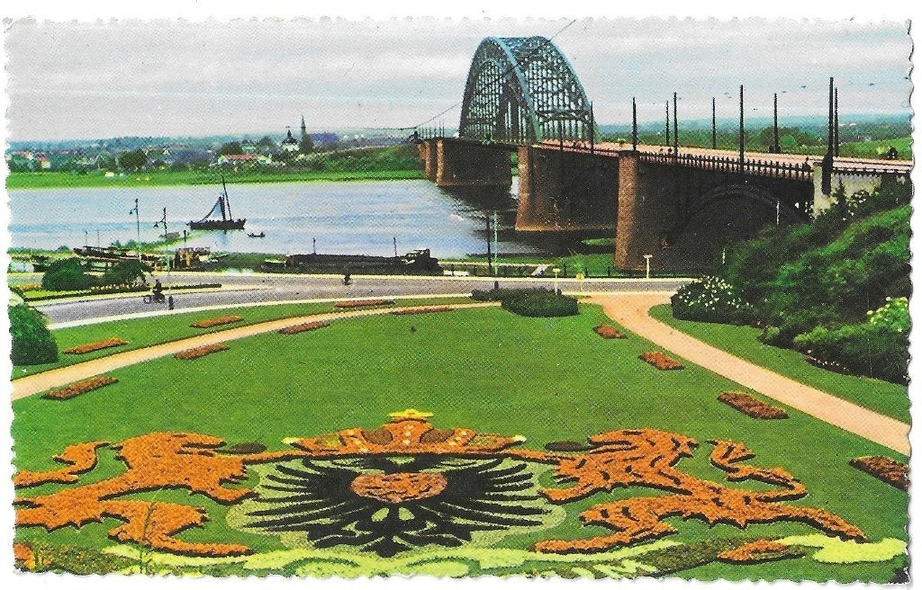 AK Nijmegen - Waalbrug met bloementapijt van het wapen, Verzamelen, Verzenden, Voor 1920, Ongelopen, Gelderland