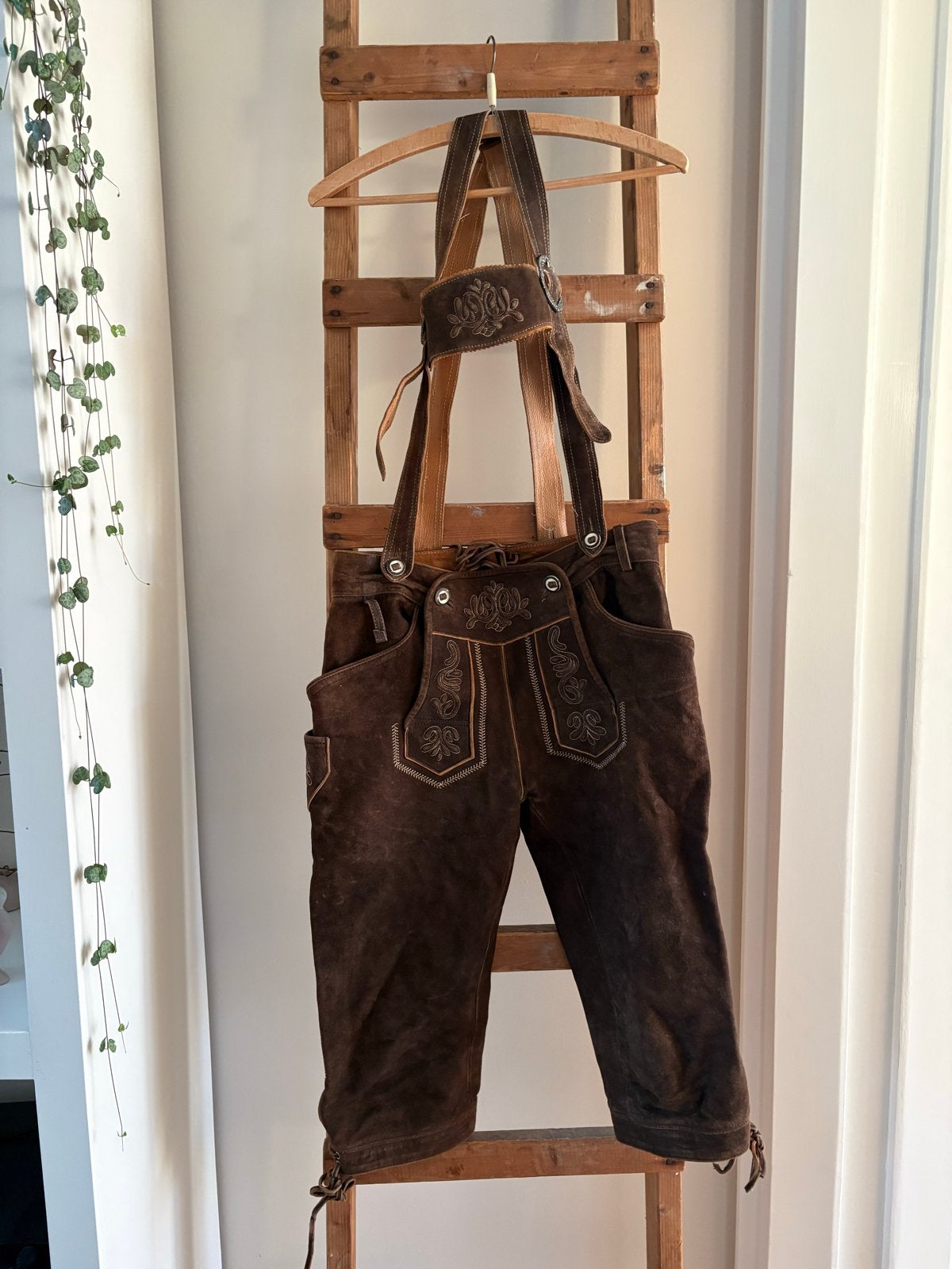 Lederhose maat 44 - Zo goed als nieuw, Ophalen, Zo goed als nieuw, Maat 42/44 (L), Bruin