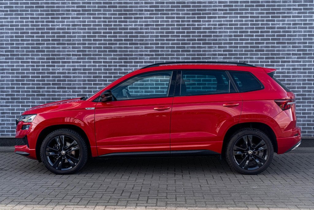 Skoda Karoq 1.5 TSI ACT Business Edition Plus | Virtual Cock, Stof, 4 cilinders, 150 pk, Karoq