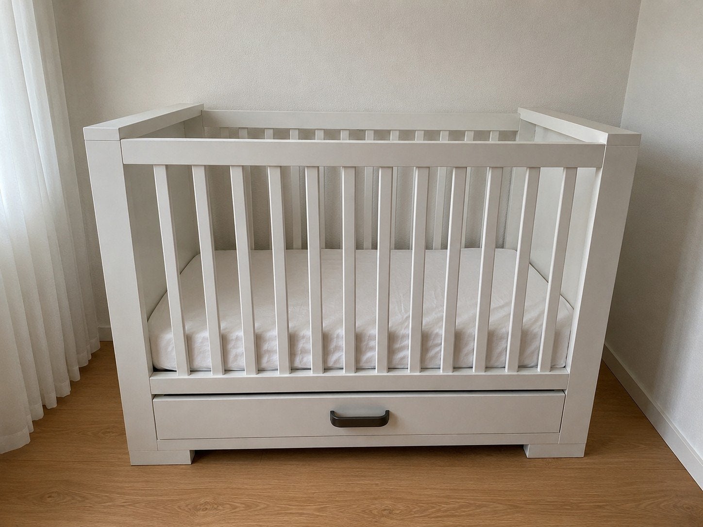 Kidsmill Brent ledikant 60x 120 cm . Zo goed als nieuw, Kinderen en Baby's, Babywiegjes en Ledikanten, Ophalen, Zo goed als nieuw