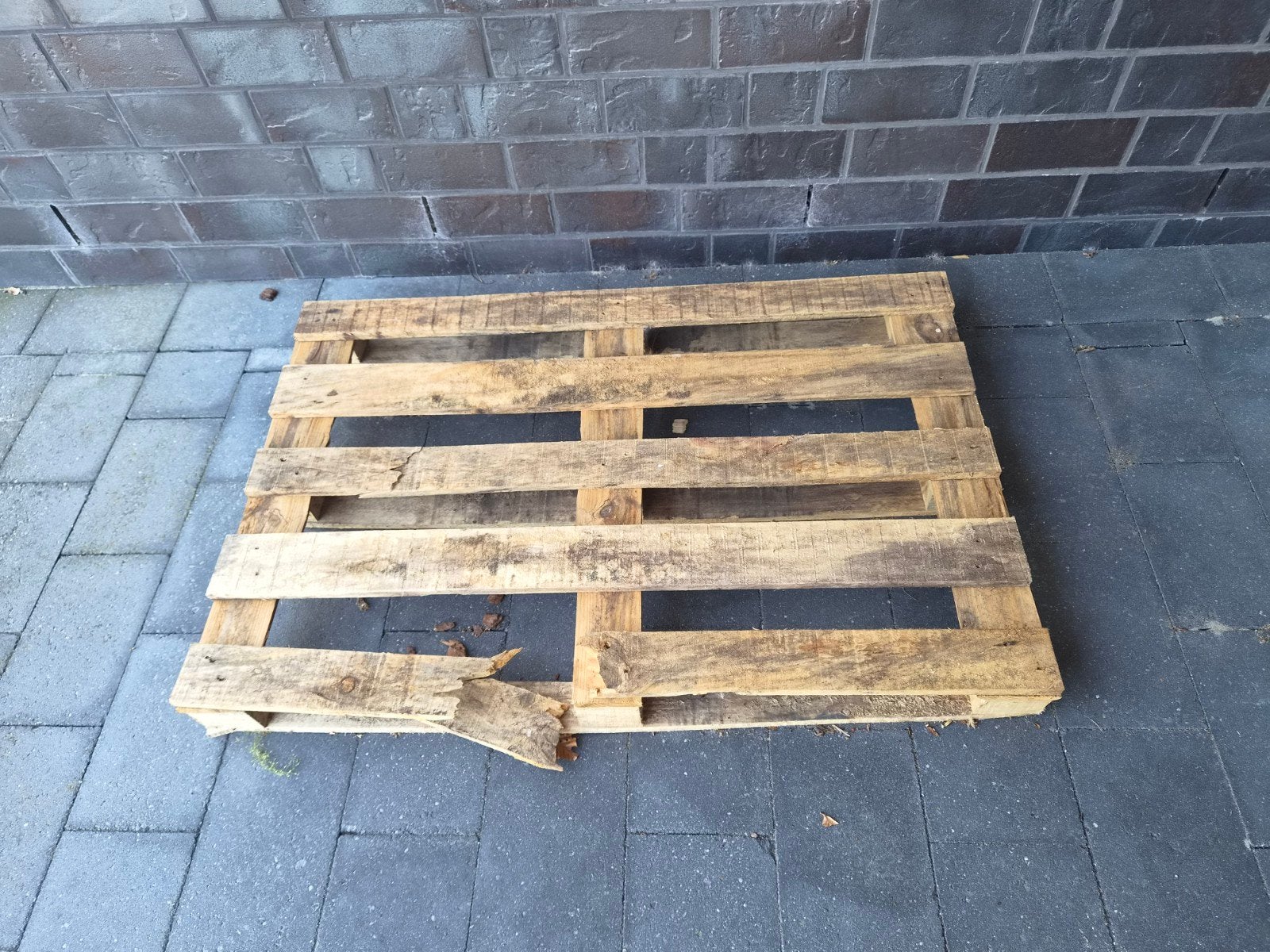 Gratis af te halen: pallet, Ophalen, 50 mm of meer, Minder dan 200 cm, Vuren
