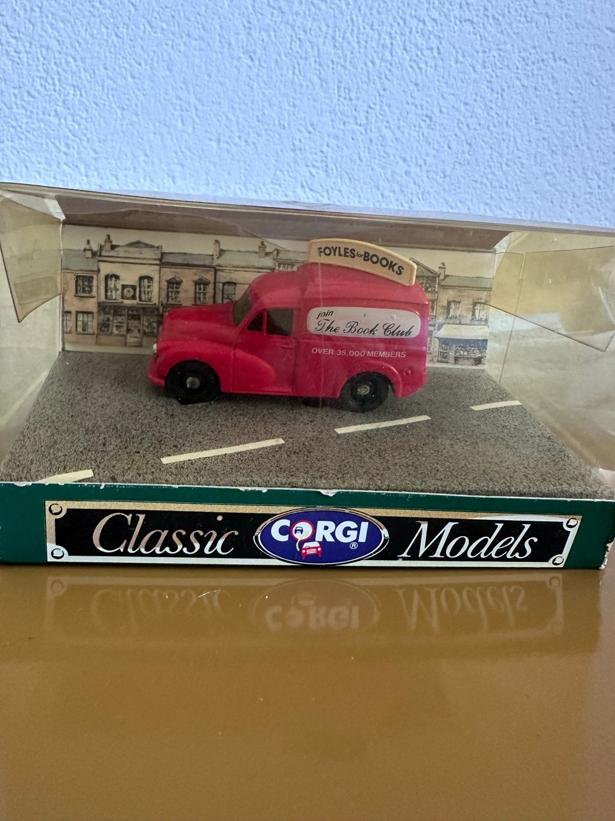Corgi Classic Models Foyles Books bestelwagen, Ophalen of Verzenden, Zo goed als nieuw, Bus of Vrachtwagen, Corgi