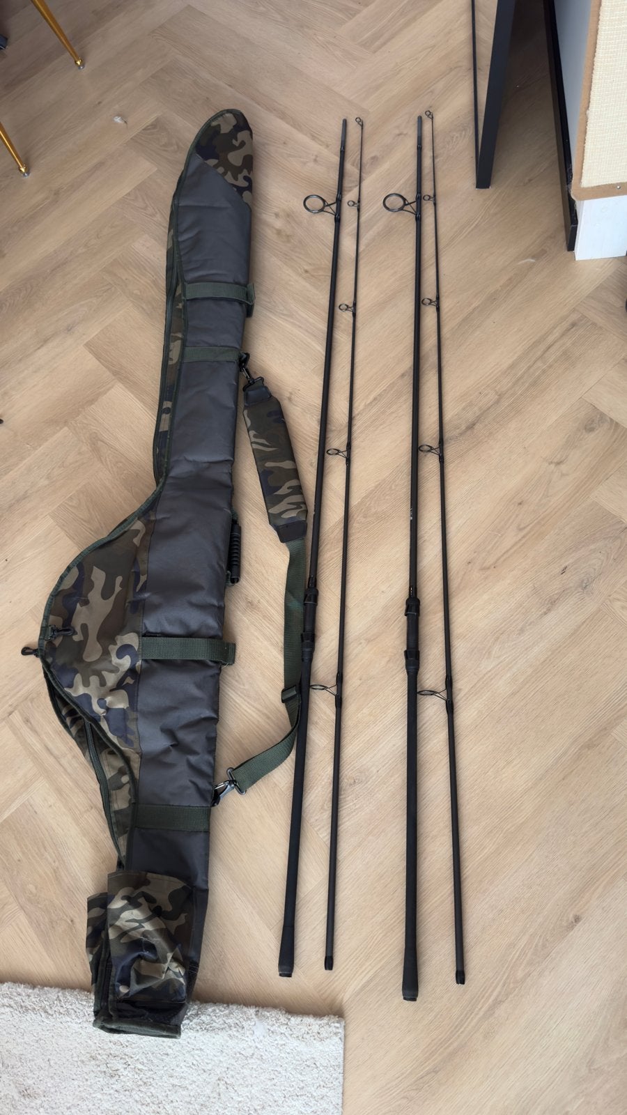 2x Daiwa Black Widow 12ft 3lb hengels + foudraal, Ophalen of Verzenden, Zo goed als nieuw, Werphengel