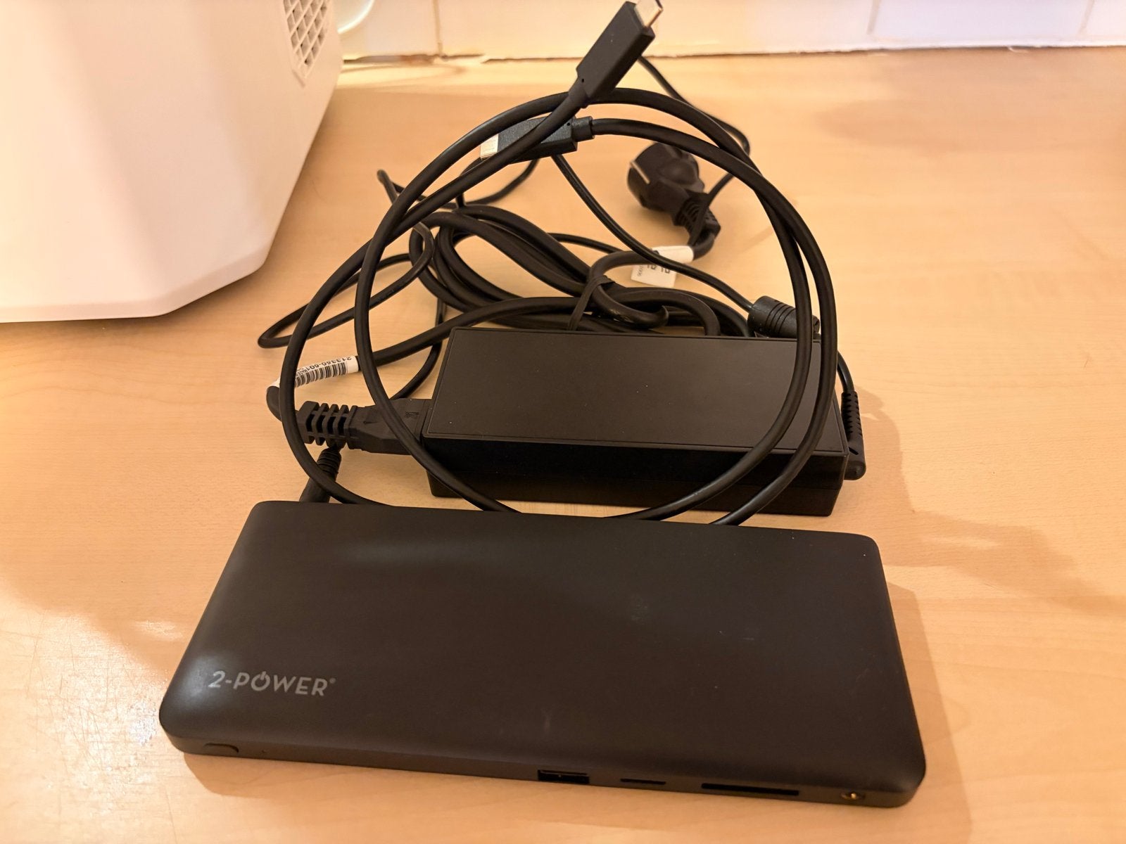 2-POWER USB-C Triple Display Docking Station DOC0117A, Computers en Software, Ophalen of Verzenden, Gebruikt, Docking station