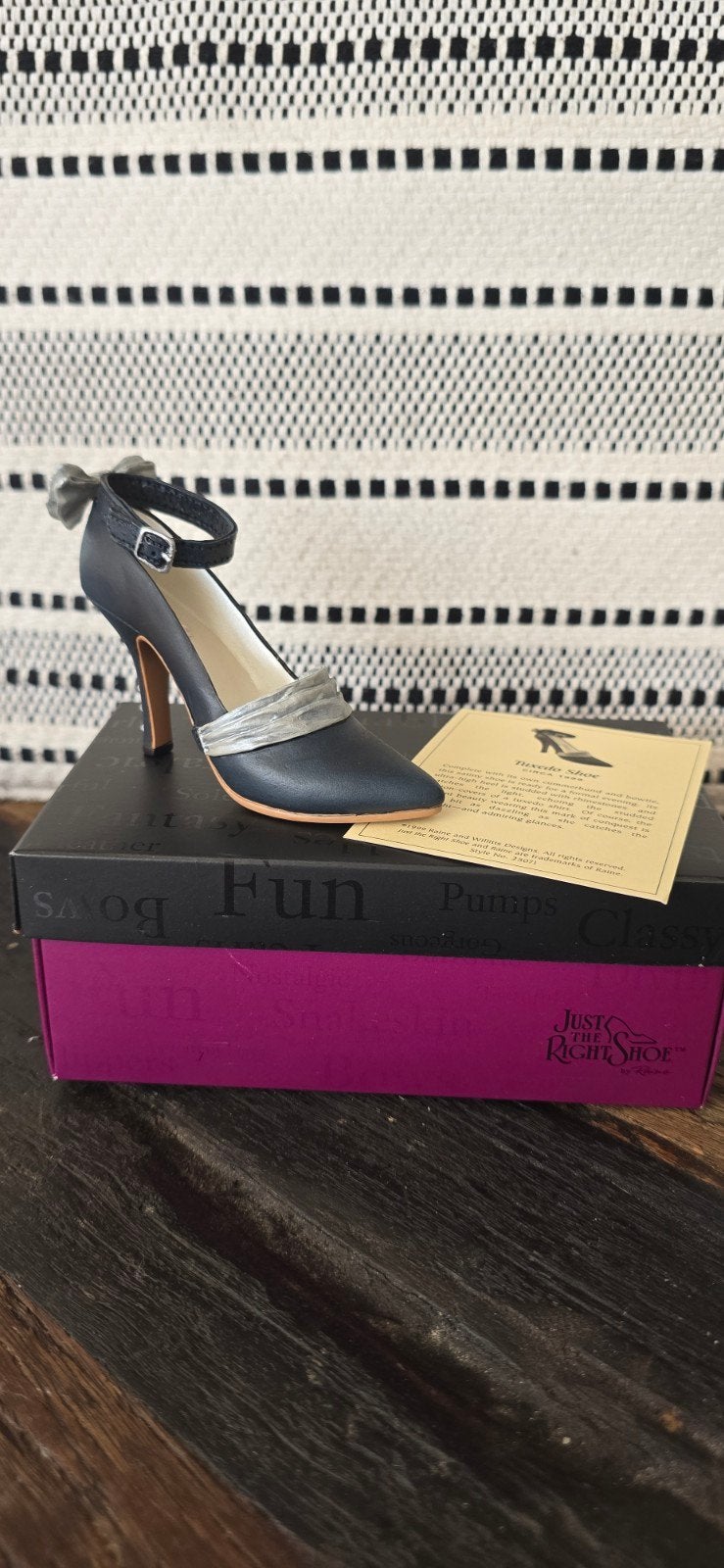 Just the Right Shoe | Tuxedo Shoe, Verzamelen, Ophalen of Verzenden, Zo goed als nieuw