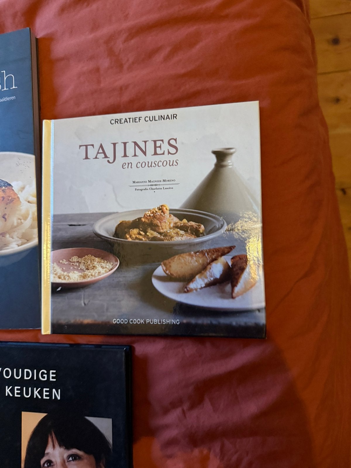 Marianne Magnier - Moreno - Tajines en couscous, Ophalen of Verzenden, Gelezen