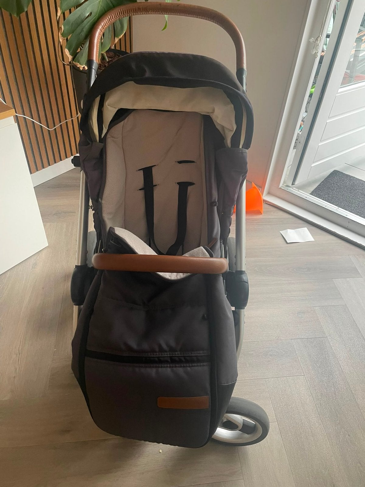 Mutsy Urban Nomad kinderwagen met reiswieg en accessoires, Kinderen en Baby's, Kinderwagens en Combinaties, Gebruikt, Met reiswieg