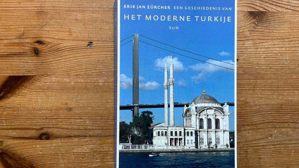 E.J. Zurcher - Een geschiedenis van het moderne Turkije, Boeken, Ophalen of Verzenden, Zo goed als nieuw, E.J. Zurcher