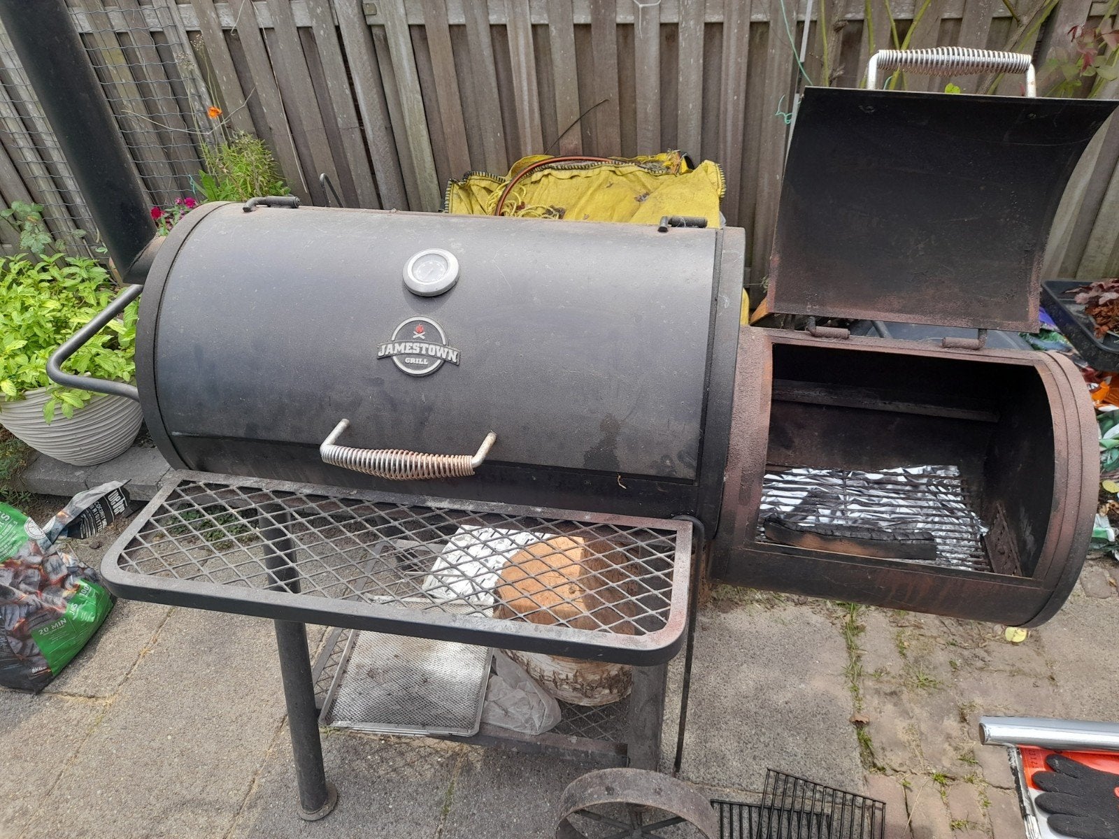 Barbeque/rookbbq Jamestown, Tuin en Terras, Ophalen
