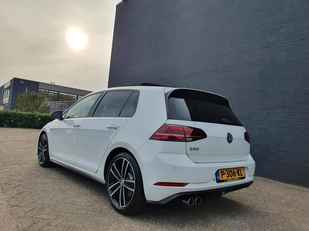 Volkswagen Golf 2.0 TDI GTD AUT PANO NAVI PSENS € 17.950,0, Automaat, Gebruikt, 1338 kg, Wit