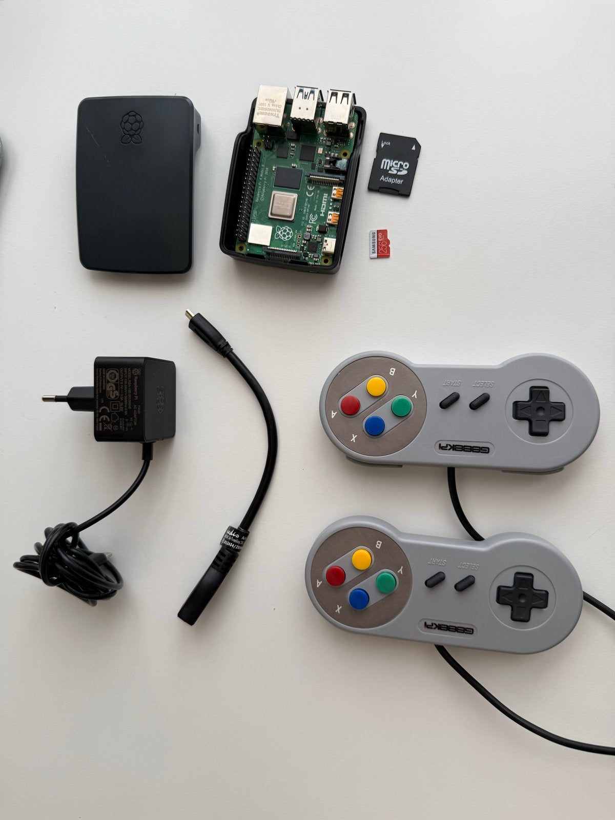 Raspberry Pi 4 4GB met 256GB SD kaart en RetroPie, Ophalen, Overige merken, Zo goed als nieuw