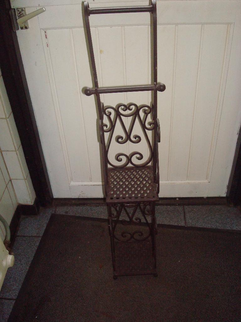 metalen hoge standaard toiletrolhouder, Antiek en Kunst, Ophalen of Verzenden