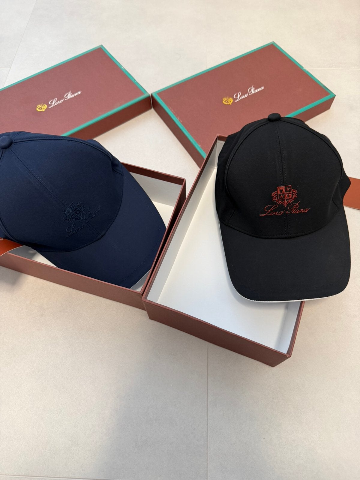 Loro Piana Petten Zwart en Blauw, Kleding | Heren, Hoeden en Petten, Ophalen of Verzenden, Nieuw, One size fits all, Pet