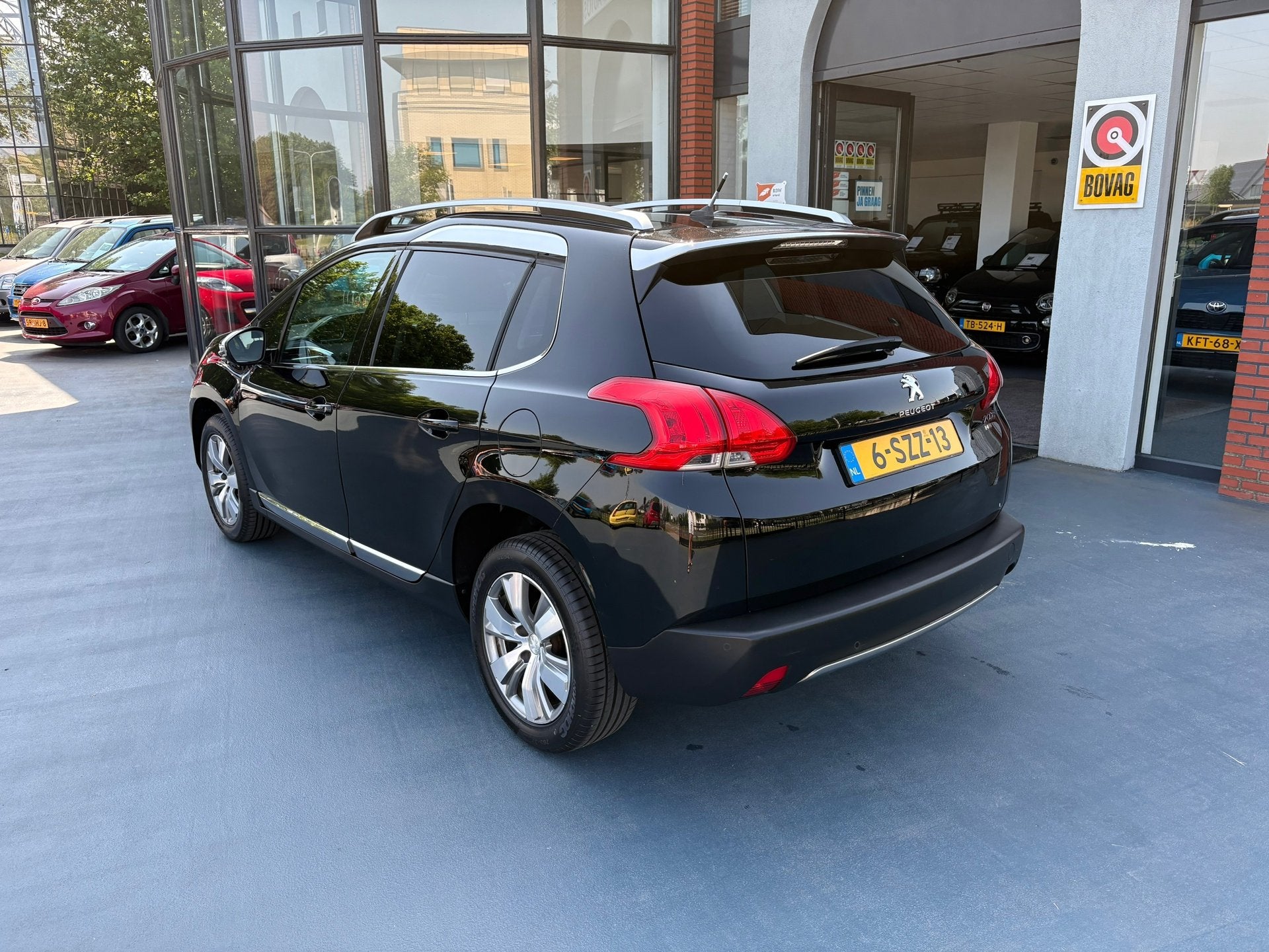 Peugeot 2008 1.2 VTi Allure Pack Premium Plus AUTOMAAT, Auto's, 450 kg, 1199 cc, Automatische klimaatregeling, 82 pk