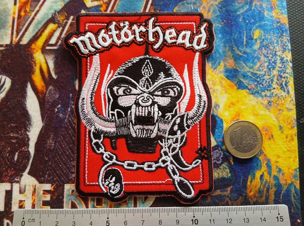 Motorhead  zeer mooie rode snaggletooth shaped patch 33, Verzenden, Nieuw, Kleding