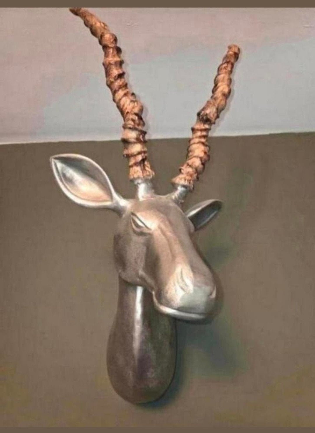 Stijlvolle Hertenkop Wanddecoratie - Klassiek & Landelijk, Metaal, Wandsculptuur, Zilver, Klassiek