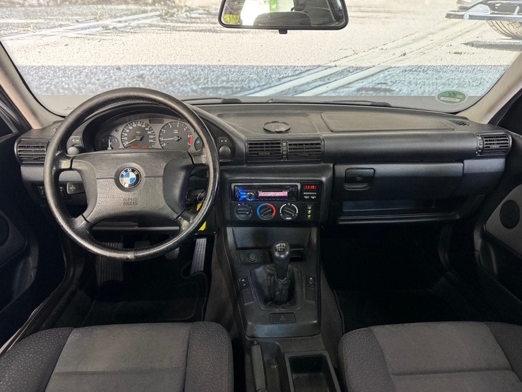 Bmw 3-SERIE Compact 316I / Airco / LM velgen / Bluetooth / e, Auto's, BMW, 13 km/l, Achterwielaandrijving, 4 cilinders, Origineel Nederlands