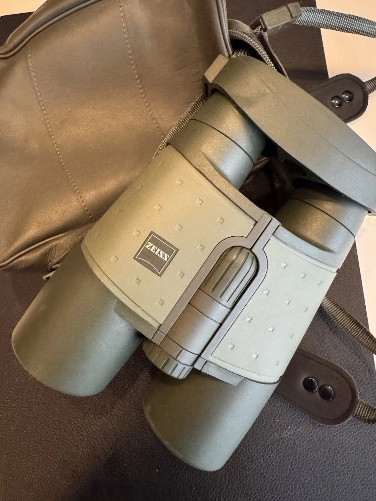 ZEISS verrekijker 8x56, Ophalen of Verzenden, Zo goed als nieuw, 8 tot 12x, Dakkant (recht)