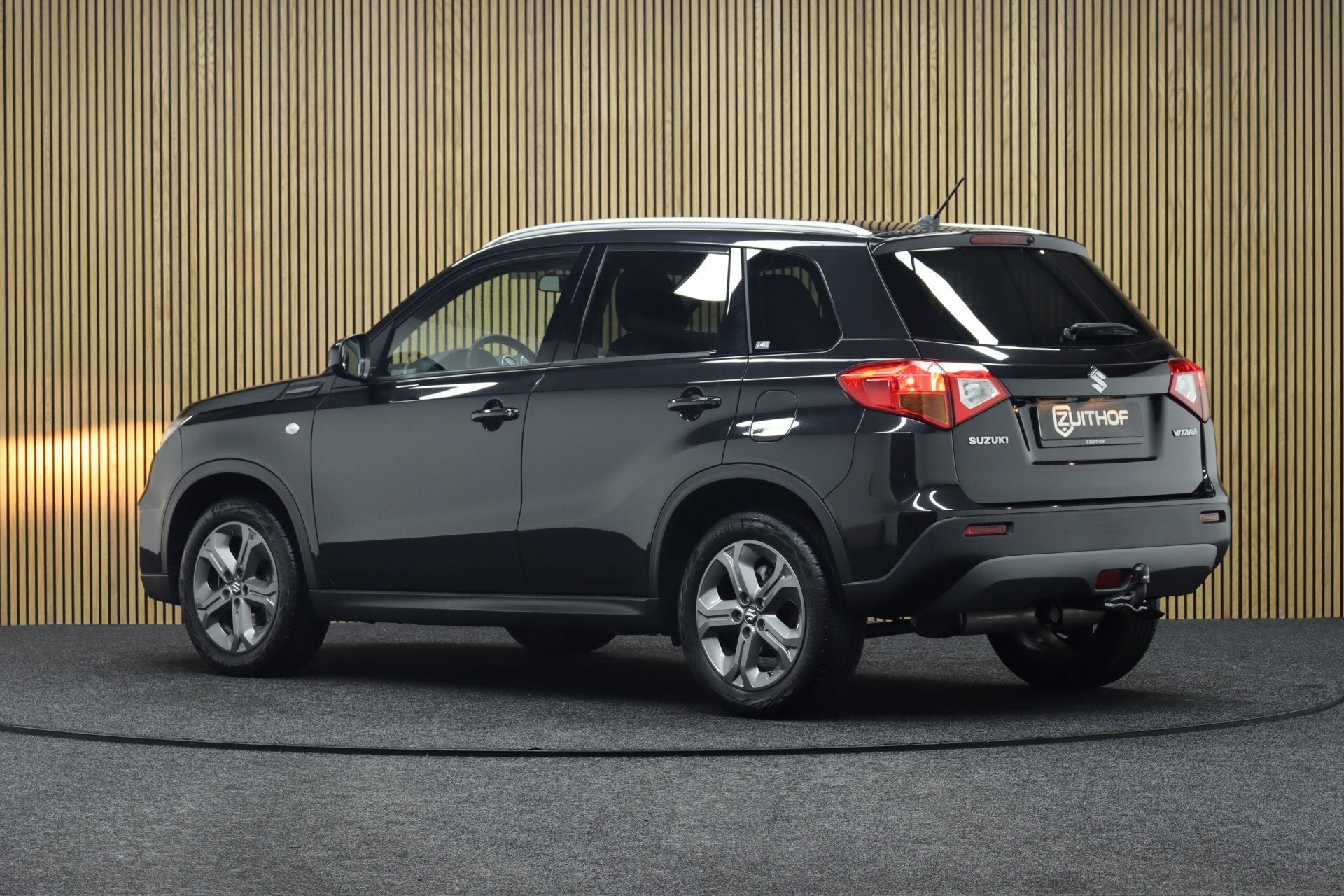 Suzuki Vitara 1.6 Automaat Exclusive | Afneembare Trekhaak |, Stof, Gebruikt, 4 cilinders, 400 kg