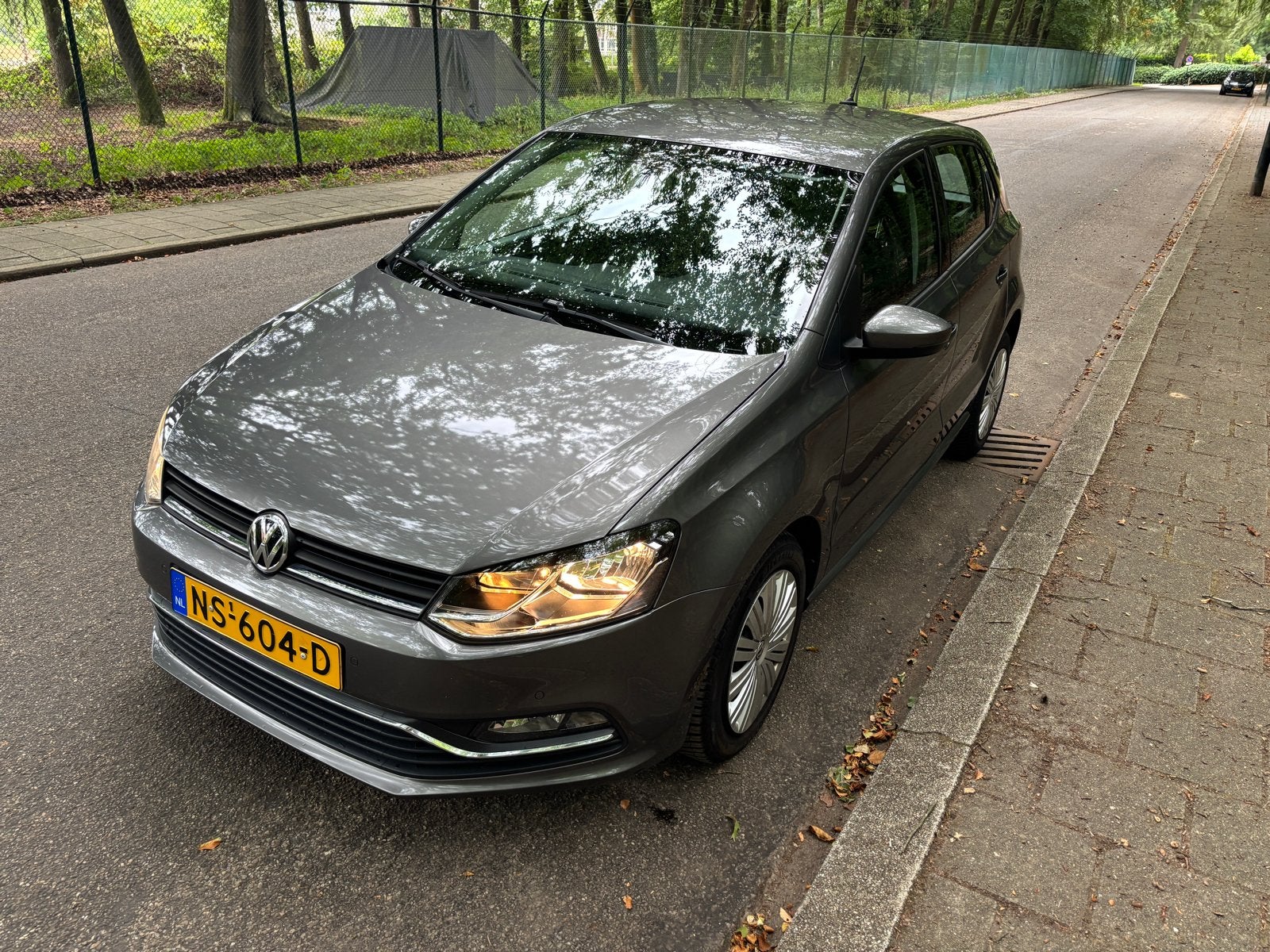 Volkswagen Polo 1.2 TSI 66KW 2017 Grijs, Auto's, Volkswagen, Voorwielaandrijving, 40 €/maand, 4 cilinders, Origineel Nederlands
