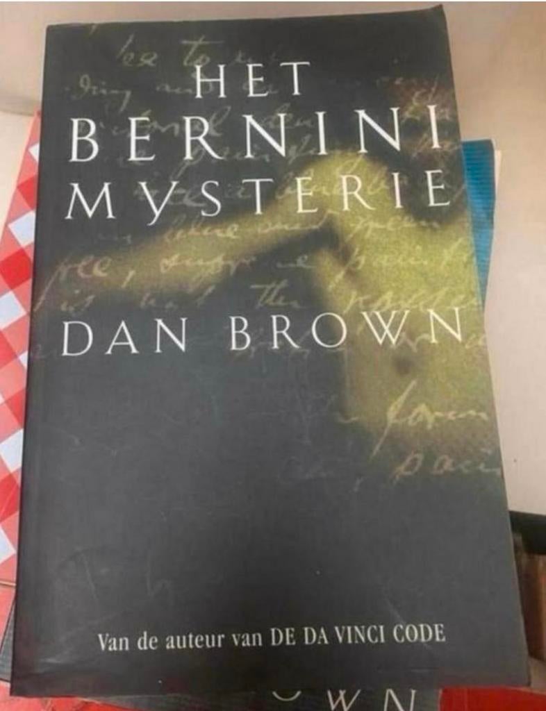 Dan Brown-het Bernini mysterie, Boeken, Overige Boeken, Ophalen of Verzenden, Zo goed als nieuw