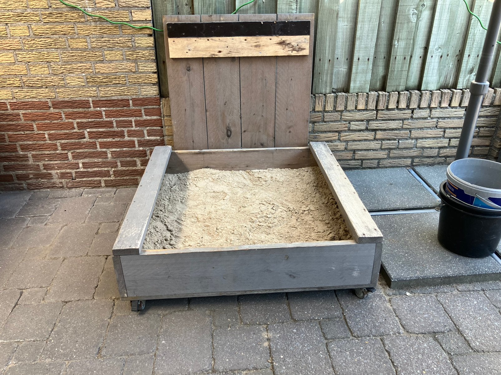 Verrijdbare zandbak met deksel, Kinderen en Baby's, Speelgoed | Buiten | Zandbakken, Ophalen, Gebruikt