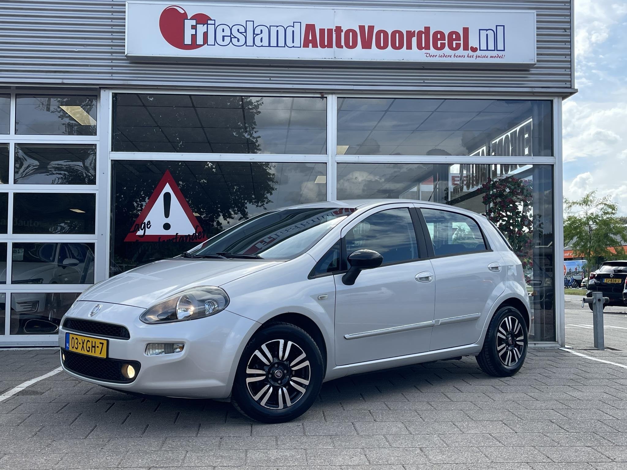 Fiat Punto Evo 0.9 TwinAir Easy /5 drs/Clima/Cruise/Trekhaak, Auto's, Fiat, Voorwielaandrijving, Euro 5, Gebruikt, Met garantie (alle)