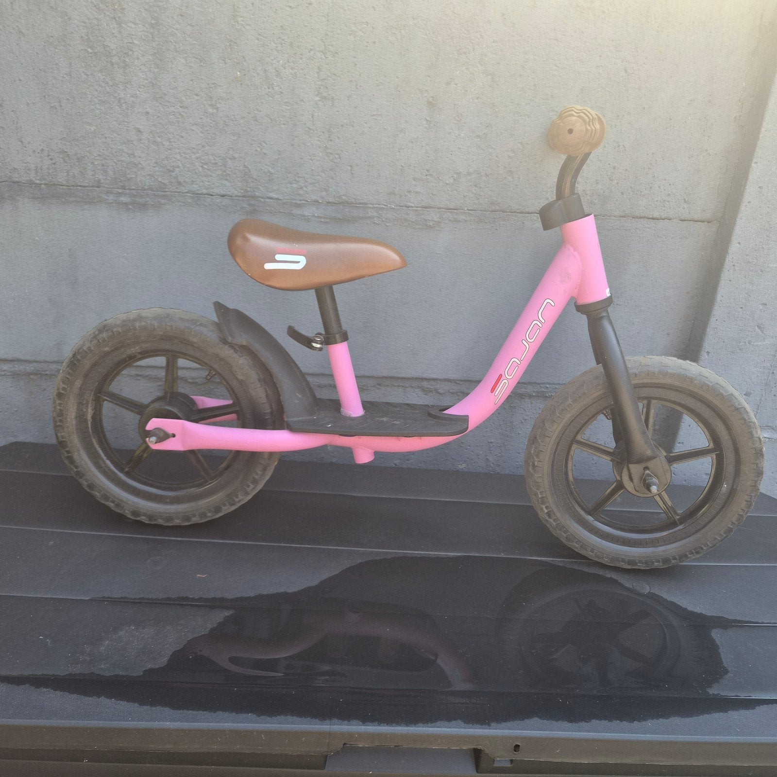 Mooie roze loopfiets - kan zeker nog een ronde mee!, Ophalen