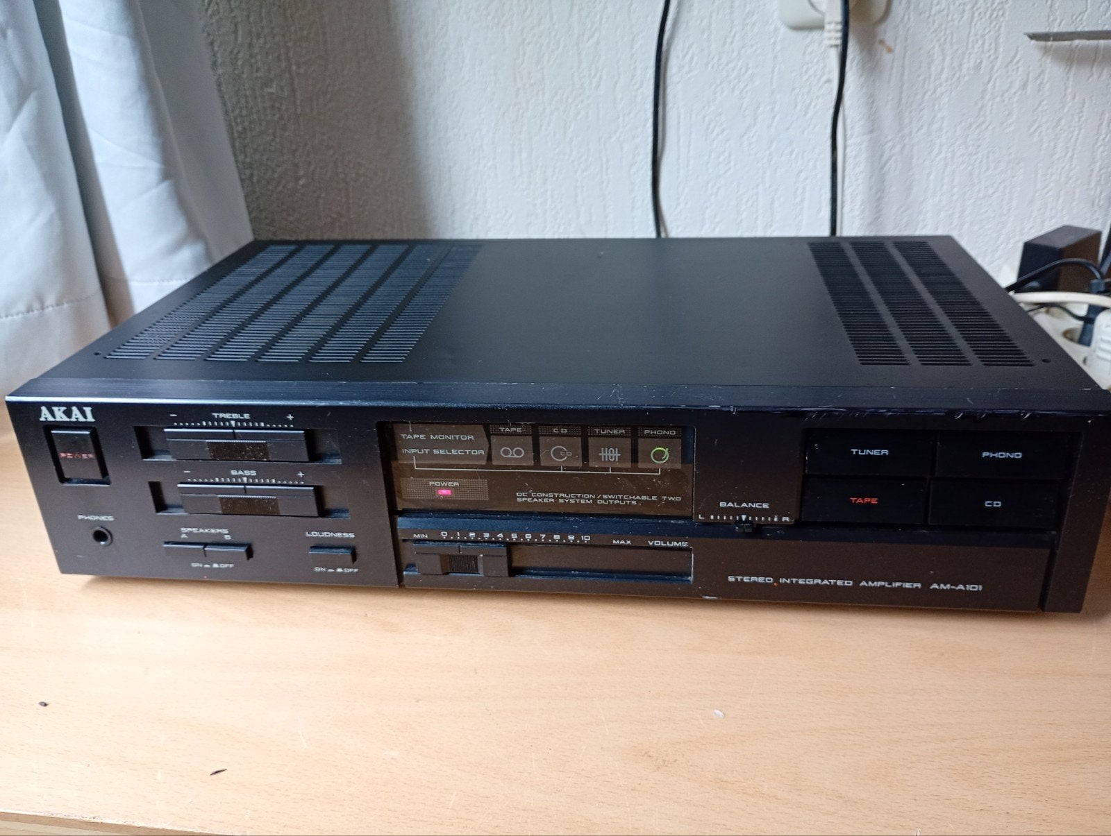 Akai AM-A101 Versterker, Overige merken, Gebruikt, Ophalen of Verzenden, Minder dan 60 watt