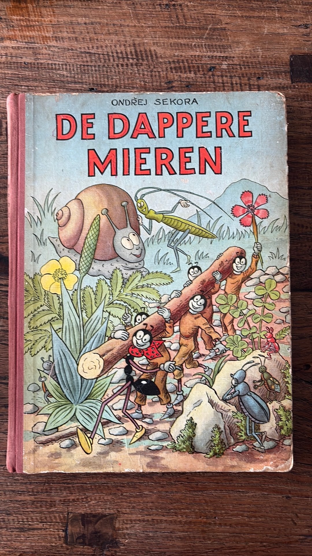 Oude Sprookjesboeken: De Dappere Mieren - Ondrej Sekora, Boeken, Ophalen of Verzenden, Gelezen