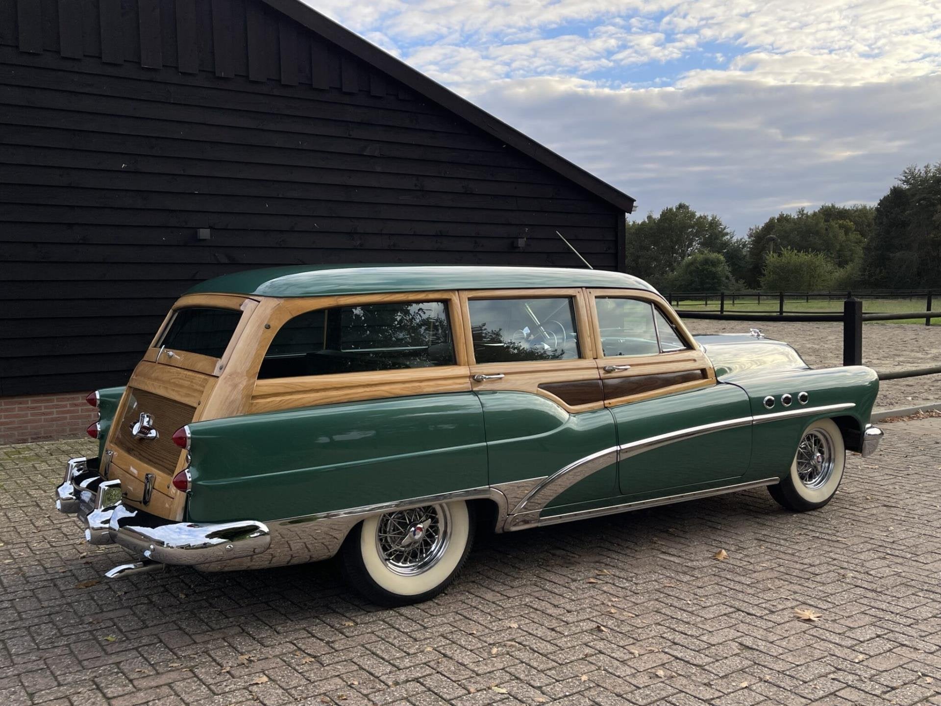 Buick Super V8 Wagon "Woody" gerestaureerd, foto 5