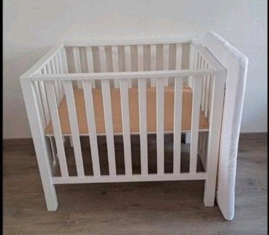 Witte babybox met matras in topstaat, Kinderen en Baby's, Boxen, Ophalen, Zo goed als nieuw, Vierkant