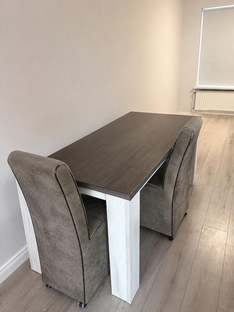 Eettafel met 4 stoelen met wielen, Ophalen, Gebruikt, 50 tot 100 cm, 150 tot 200 cm